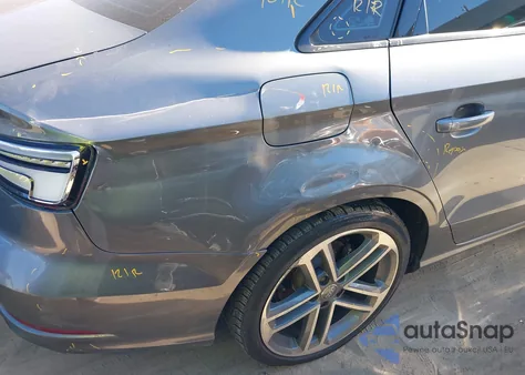 2019 Audi A3 40 Titanium Premium z USA, uszkodzony, nr VIN WAUAUGFF2KA097628